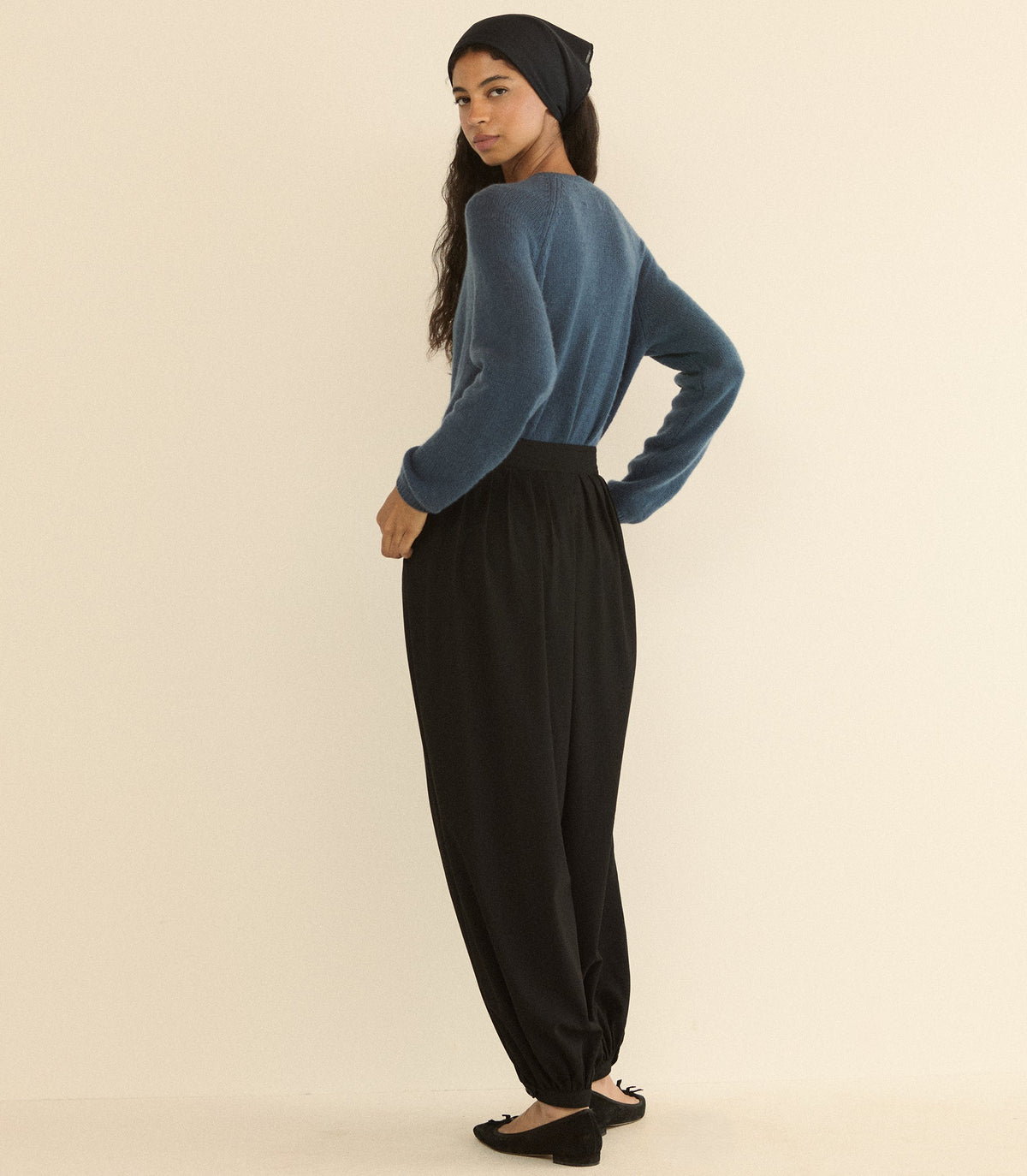 Theonie Pant in Black - view 8