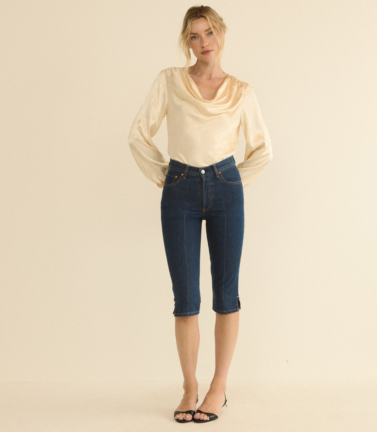 Chantal Capri in Cavalaire Dark Wash - view 3