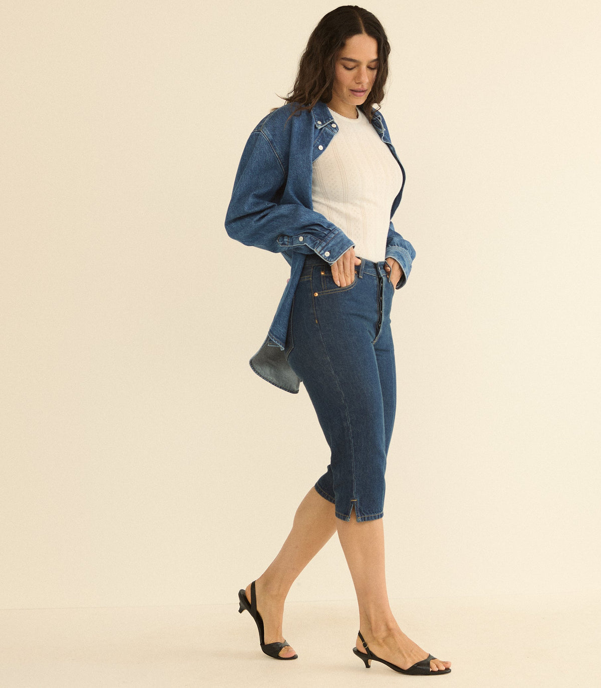 Chantal Capri in Cavalaire Dark Wash - view 10